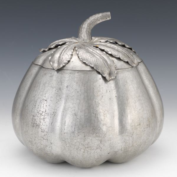 ARTS & CRAFTS PUMPKIN SHAPED ICE