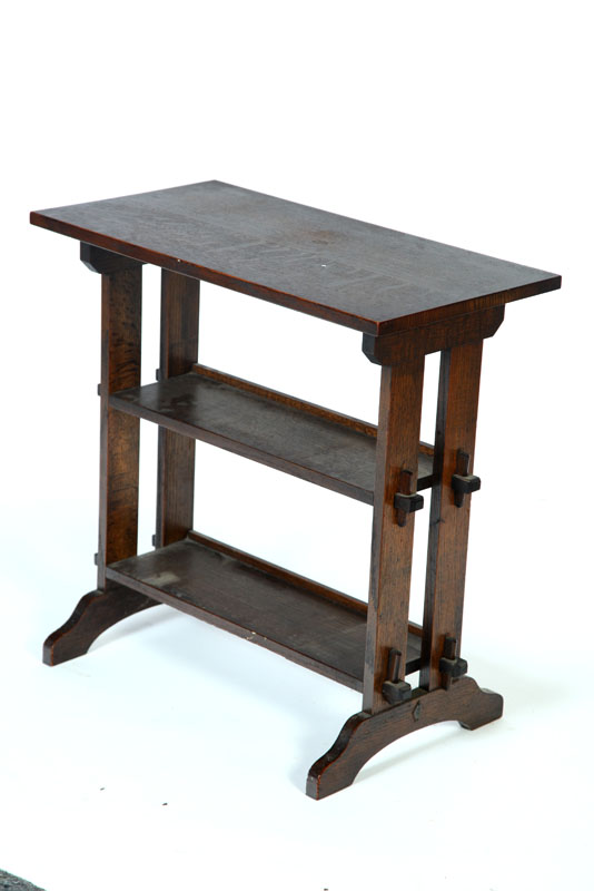ARTS & CRAFTS SIDE TABLE.  American