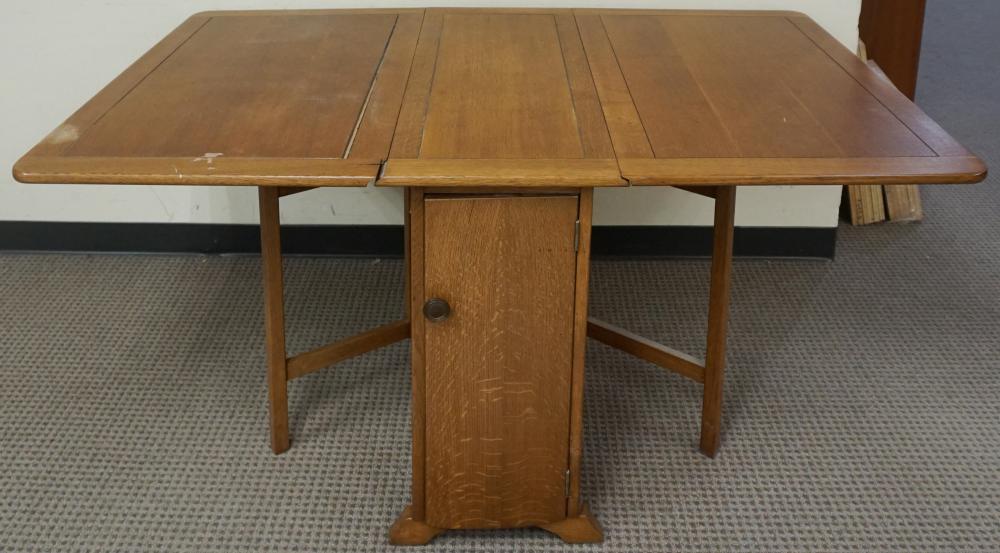 ARTS & CRAFTS STYLE OAK DROP-LEAF