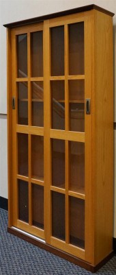 ARTS & CRAFTS STYLE OAK FINISH