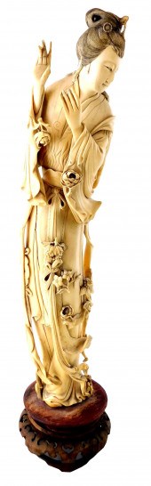 ASIAN: CARVED IVORY TUSK FIGUR