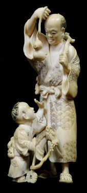 ASIAN: OKIMONO IVORY GROUP FIG