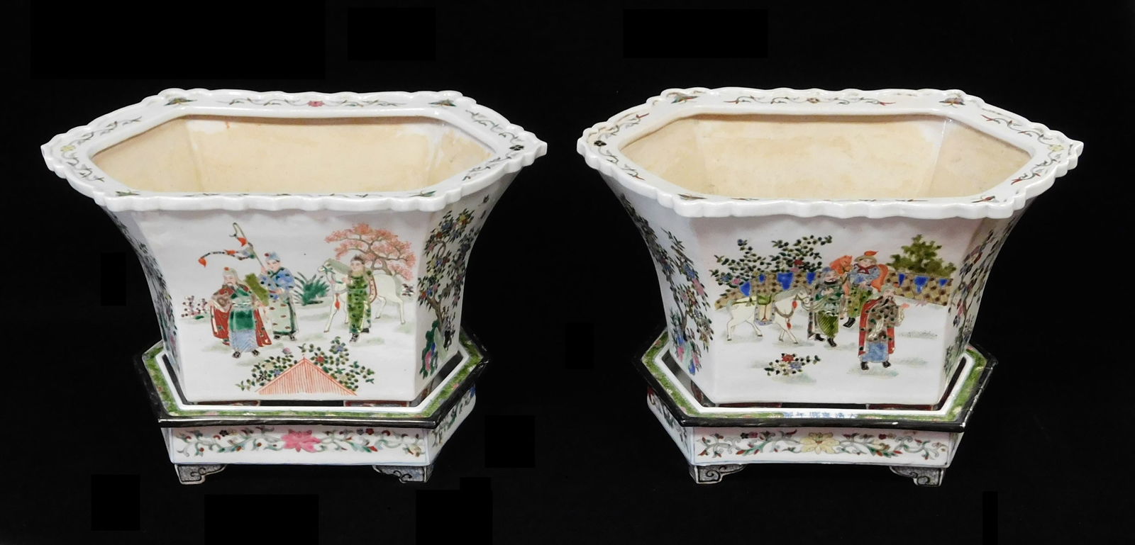 ASIAN: PAIR OF CHINESE EXPORT