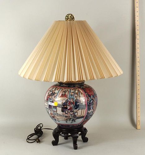 ASIAN PORCELAIN URN LAMPAsian