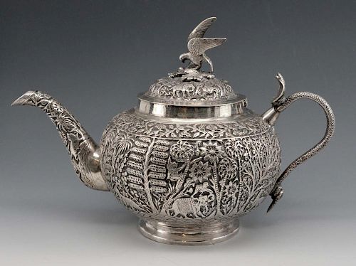 ASIAN SILVER TEAPOT WITH BIRD KNOP,