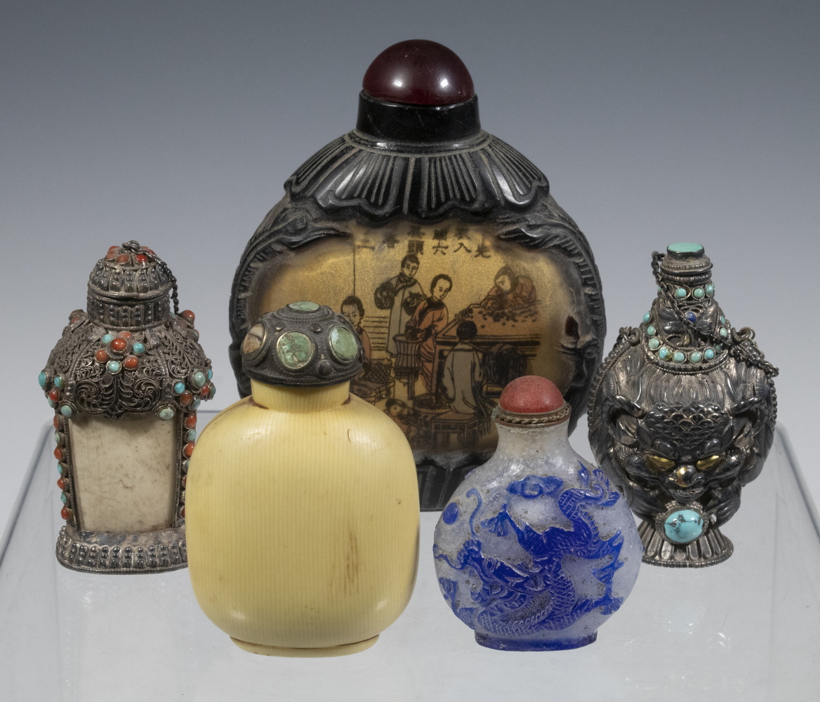 ASIAN SNUFF BOTTLE COLLECTION Lot