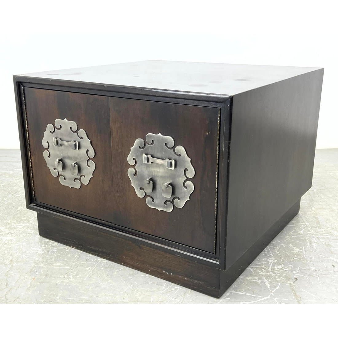 Asian Theme James Mont Style Cube