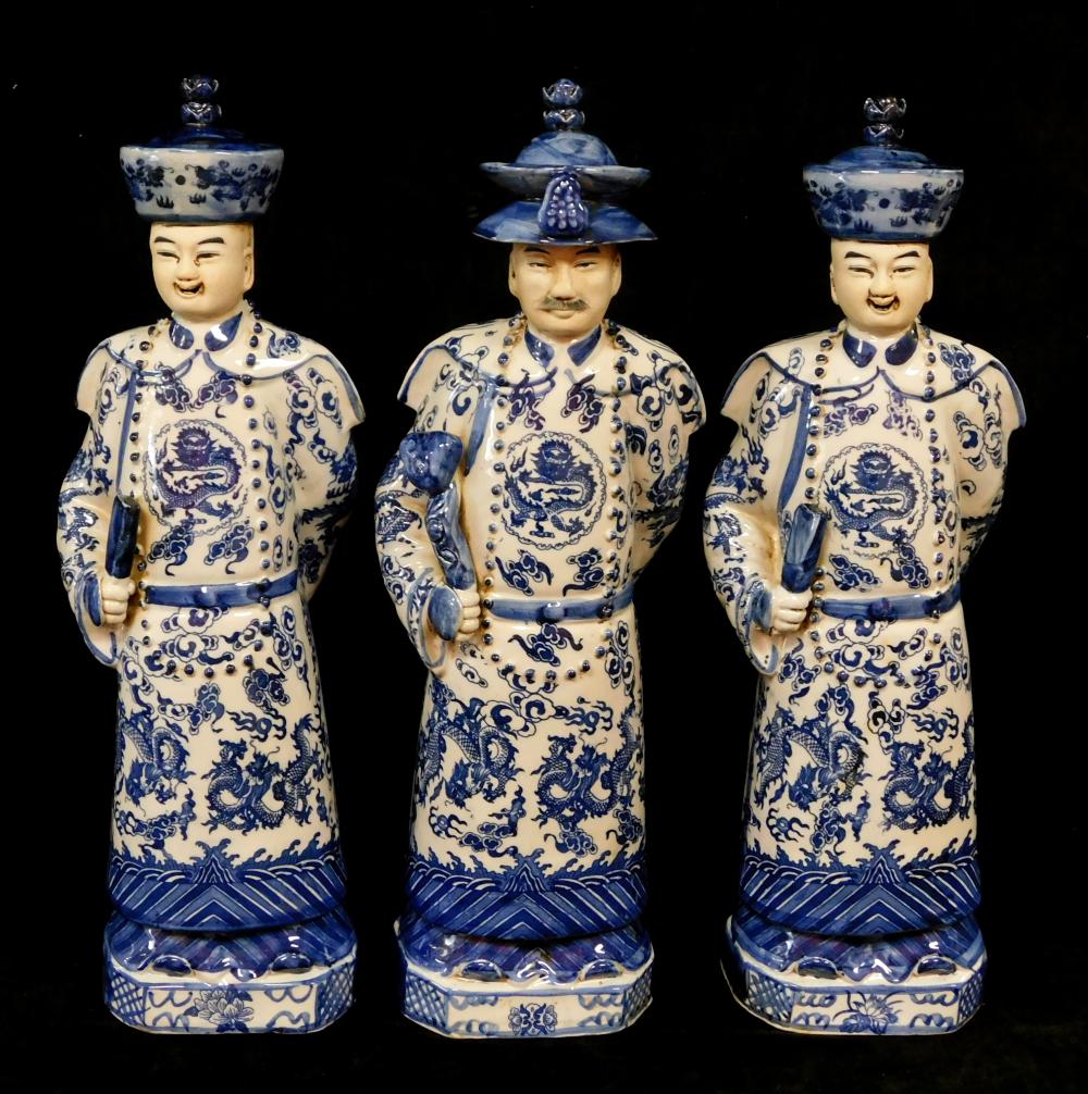 ASIAN: THREE CHINESE PORCELAIN