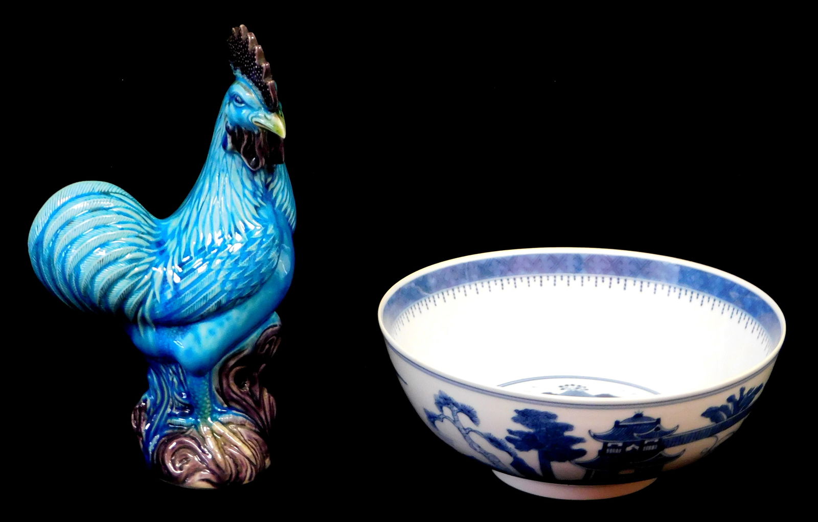 ASIAN: TWO CHINESE EXPORT PORCELAIN