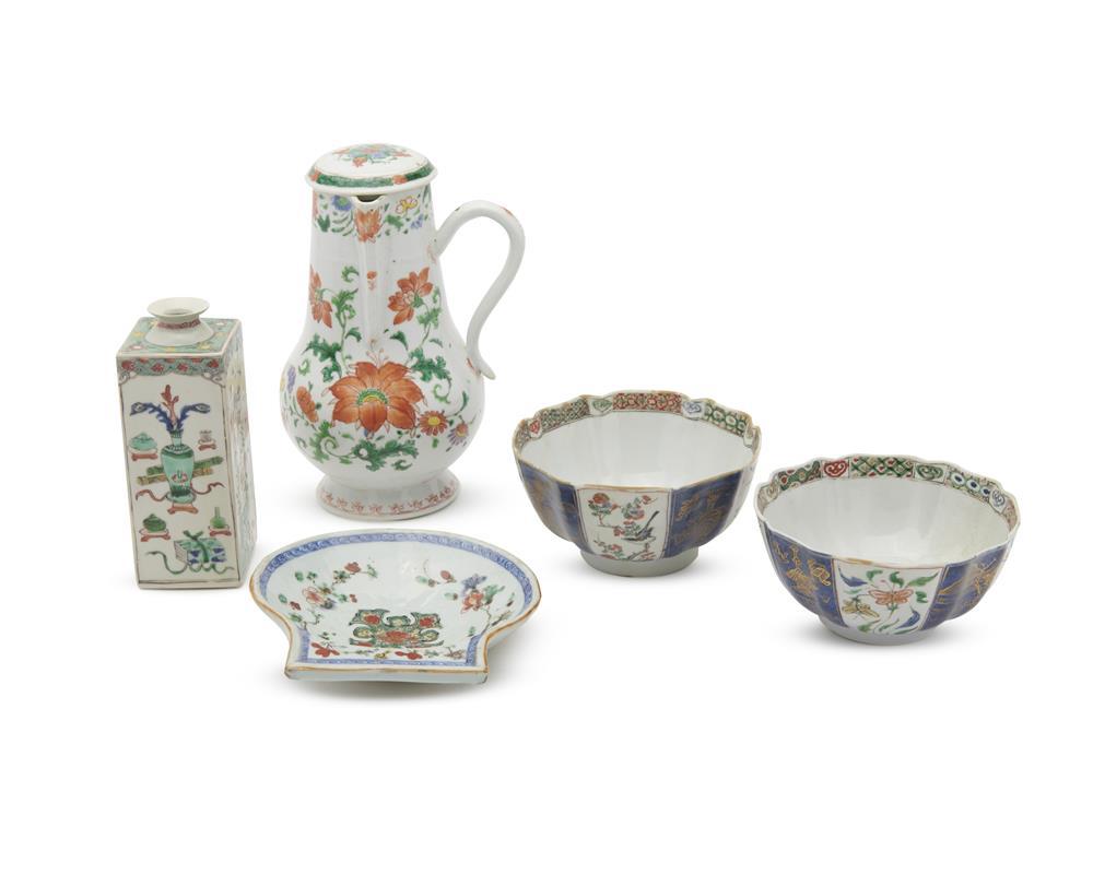 ASSEMBLAGE OF CHINESE PORCELAIN,