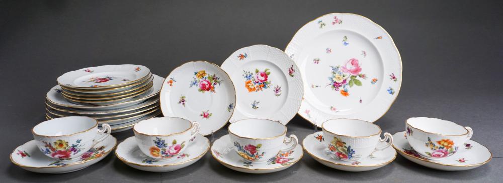 ASSEMBLED 19TH CENTURY HEREND