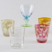 ASSEMBLED SET OF COLORED GLASS