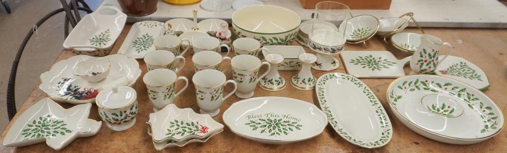 ASSEMBLED SET OF LENOX CHRISTMAS