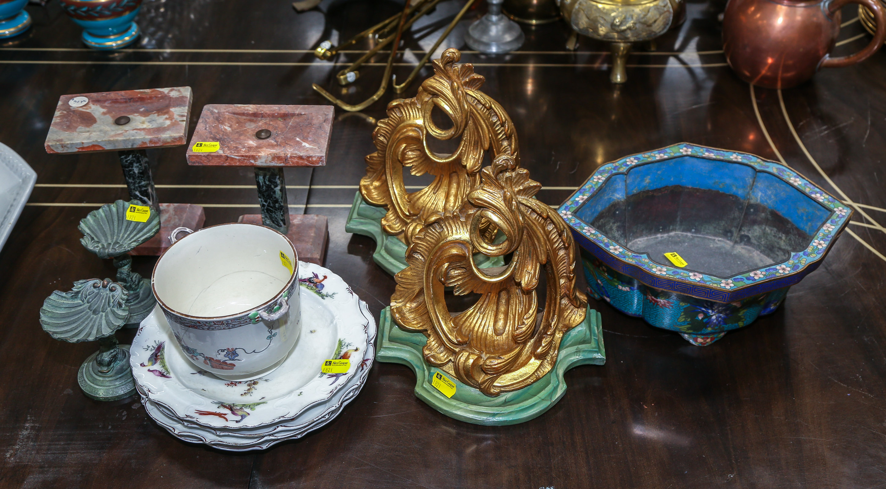 ASSORTED ANTIQUE & DECORATIVE ITEMS