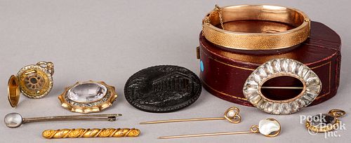 ASSORTED ANTIQUE JEWELRYAssorted