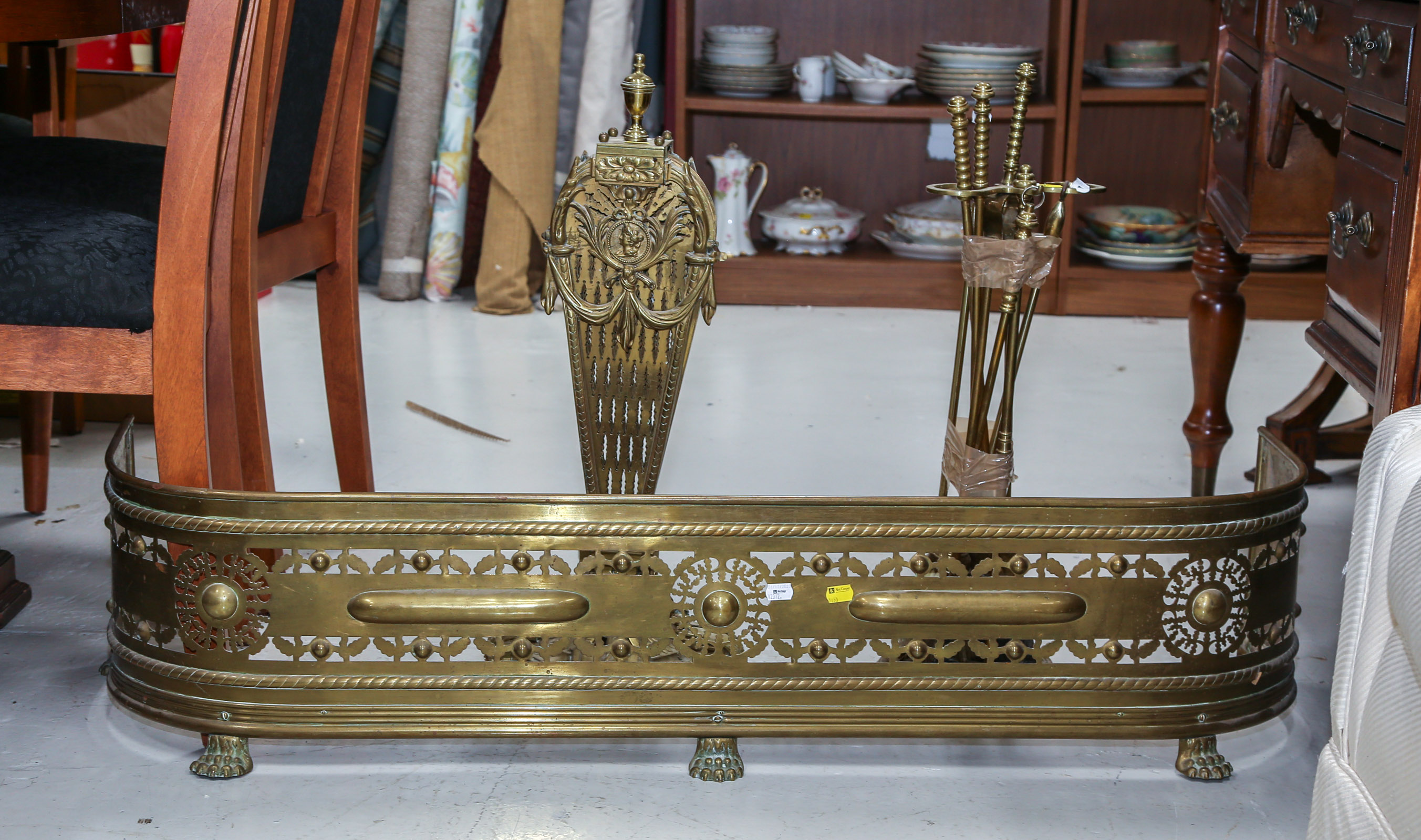 ASSORTED BRASS FIREPLACE ITEMS
