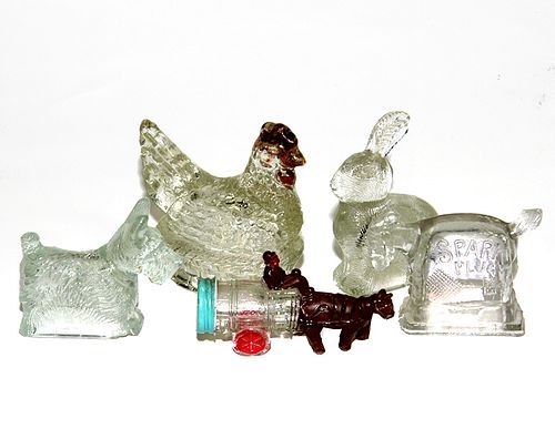 ASSORTED CANDY CONTAINERSA group of