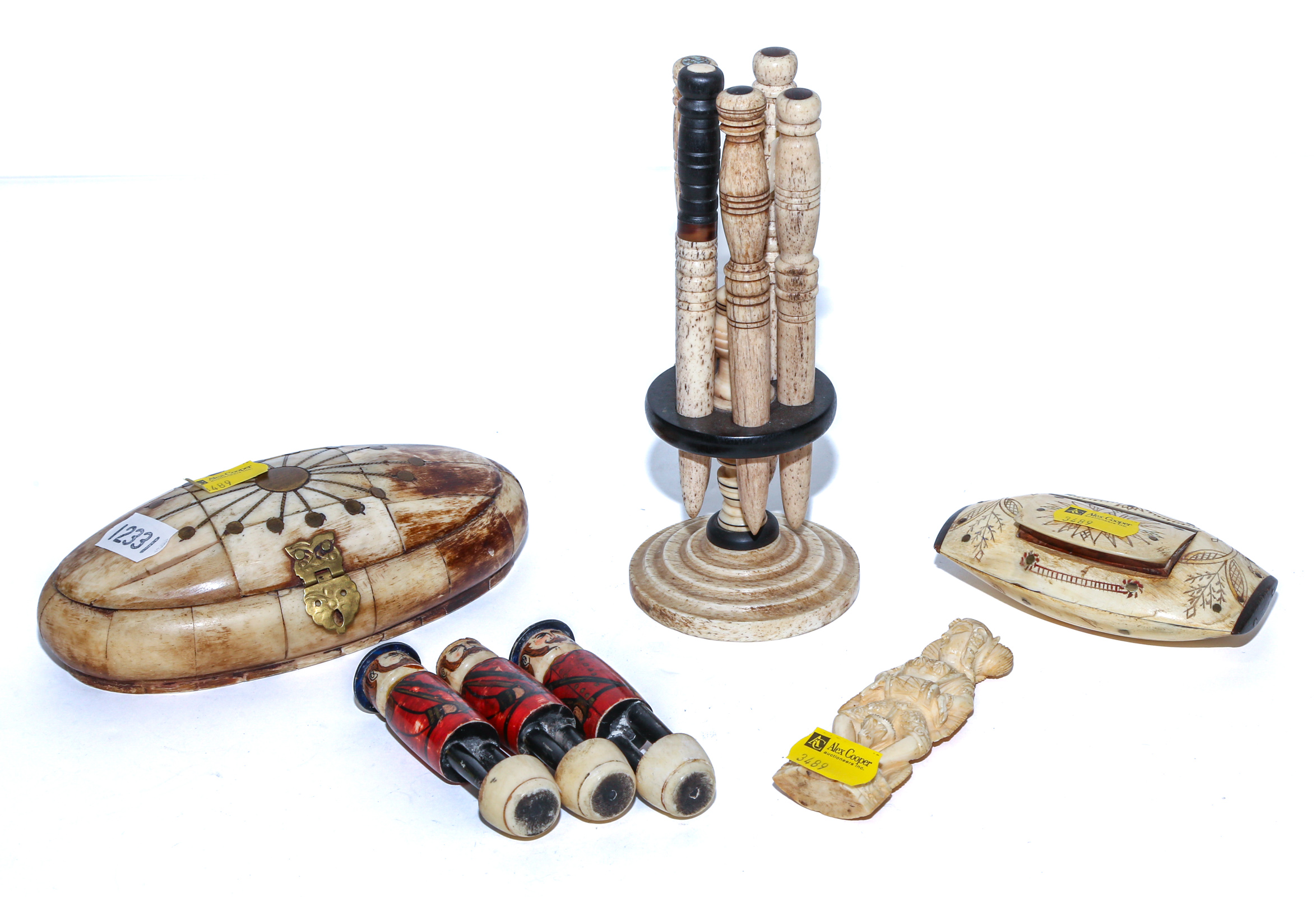 ASSORTED CARVED BONE ITEMS