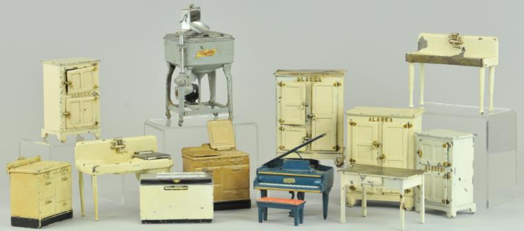 ASSORTED CAST IRON KITCHEN