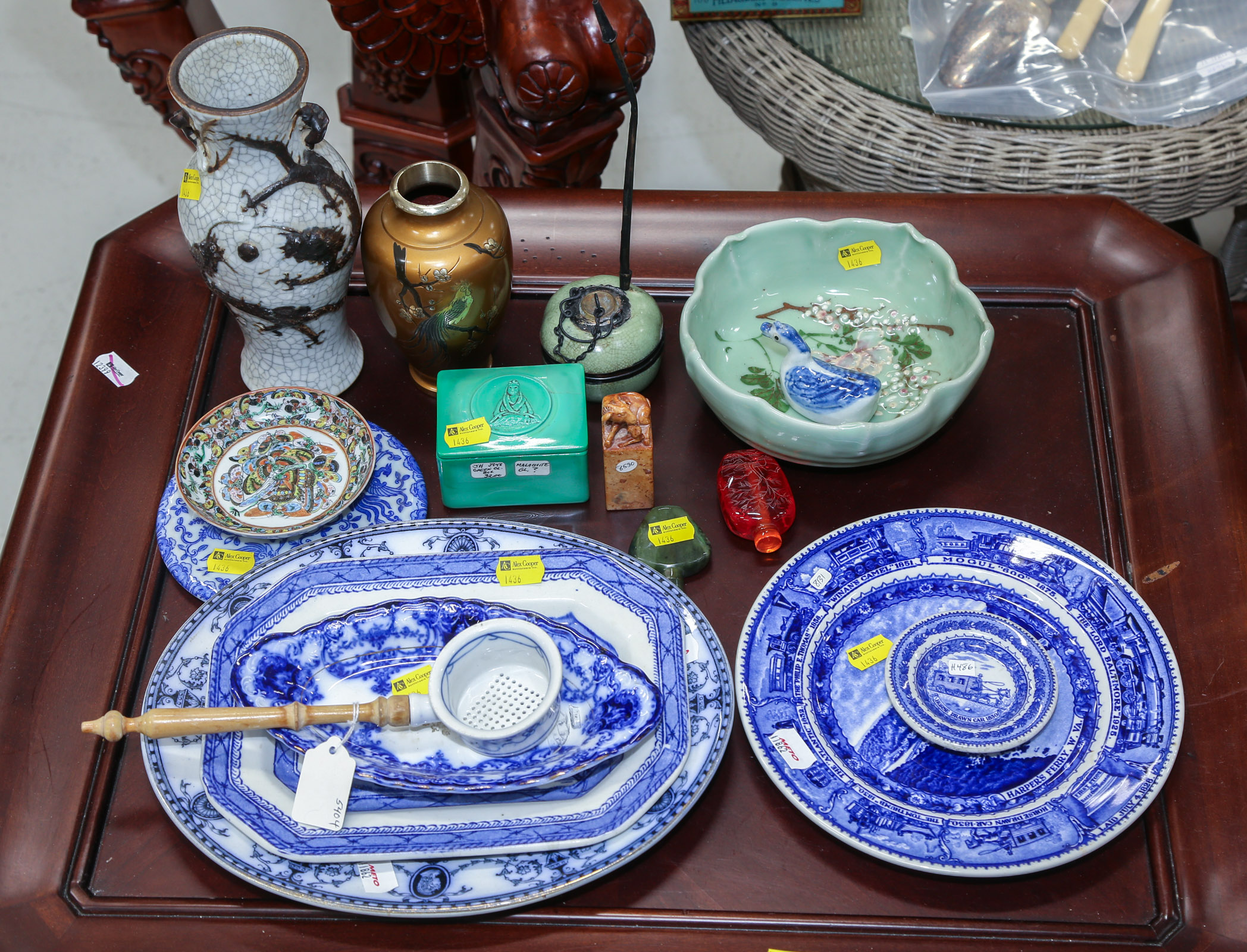 ASSORTED CHINA & COLLECTIBLES