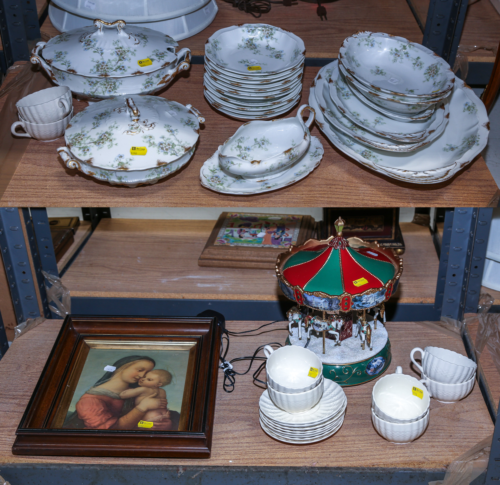 ASSORTED CHINA & DECORATIVE ITEMS