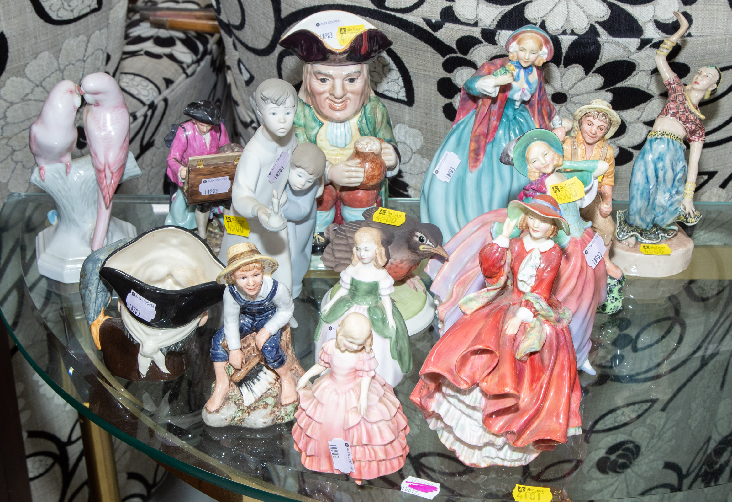 ASSORTED COLLECTIBLE CERAMIC