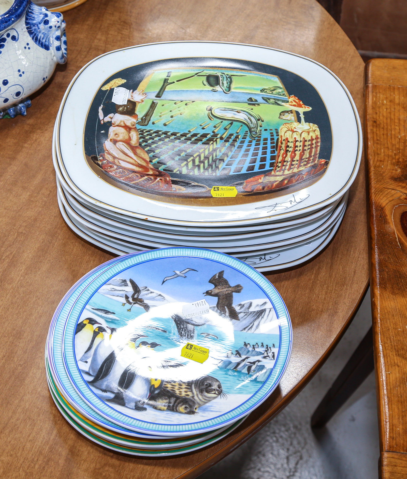 ASSORTED COLLECTIBLE CHINA