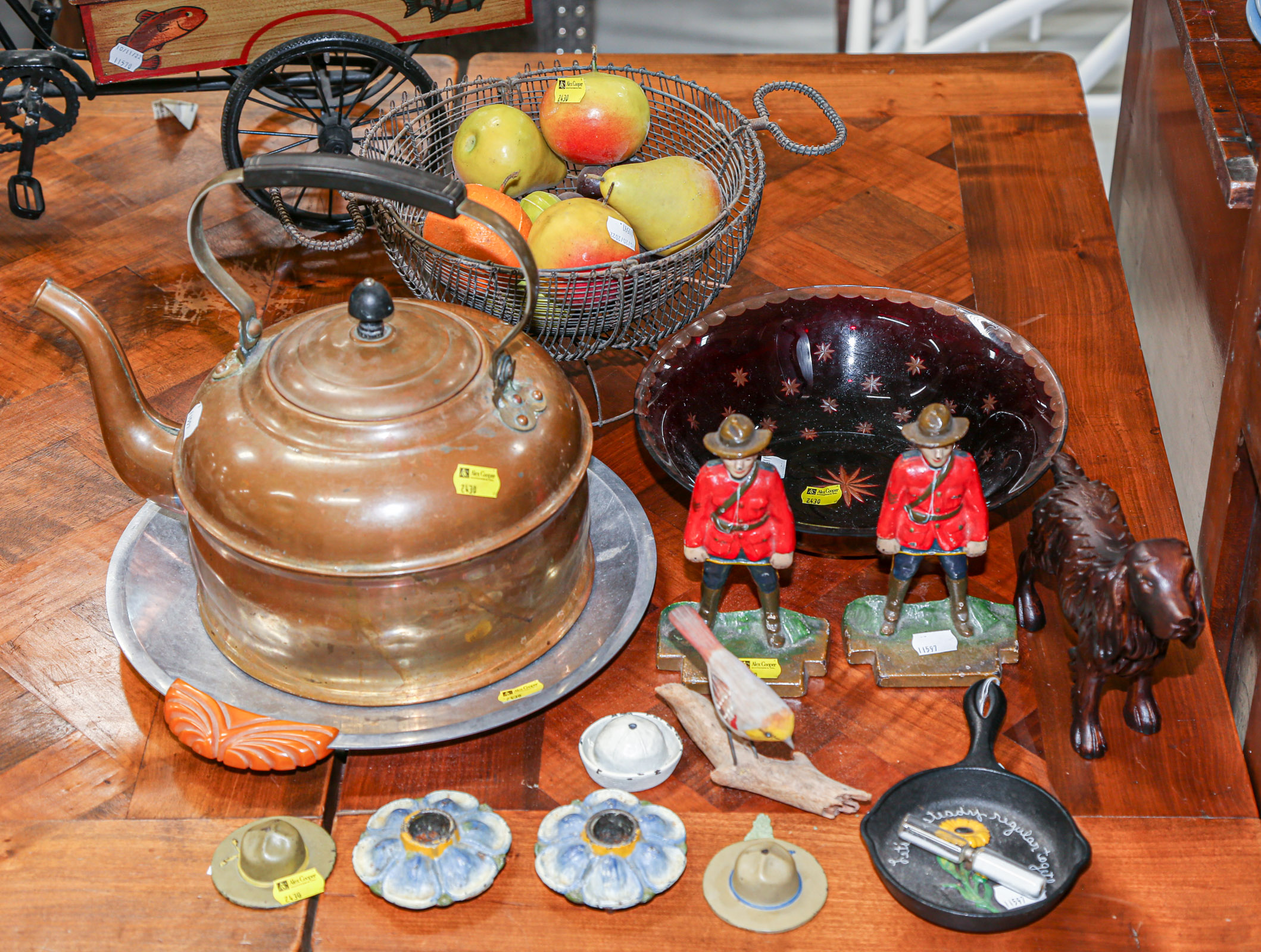 ASSORTED COLLECTIBLE ITEMS