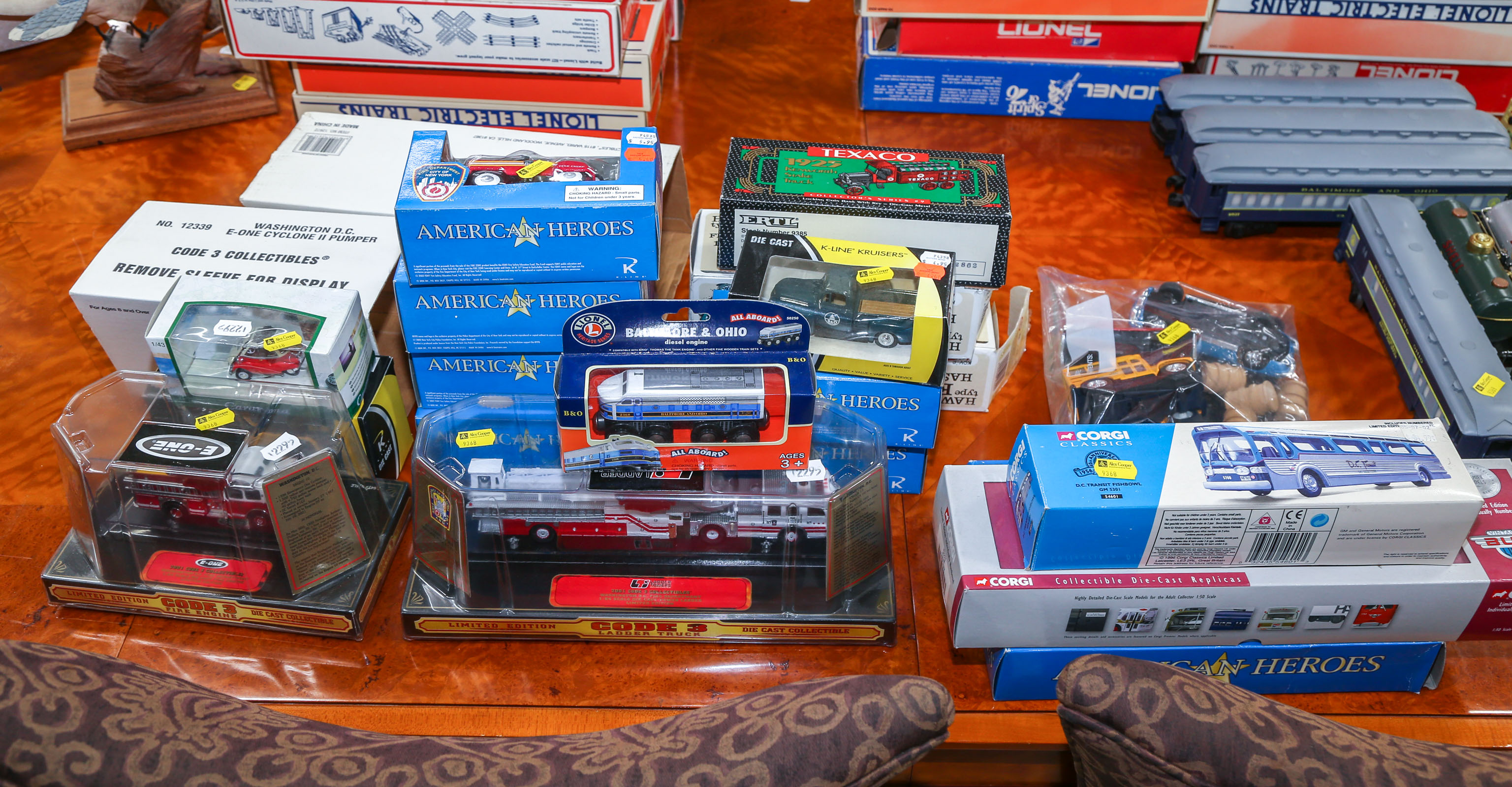 ASSORTED COLLECTIBLE VEHICLES