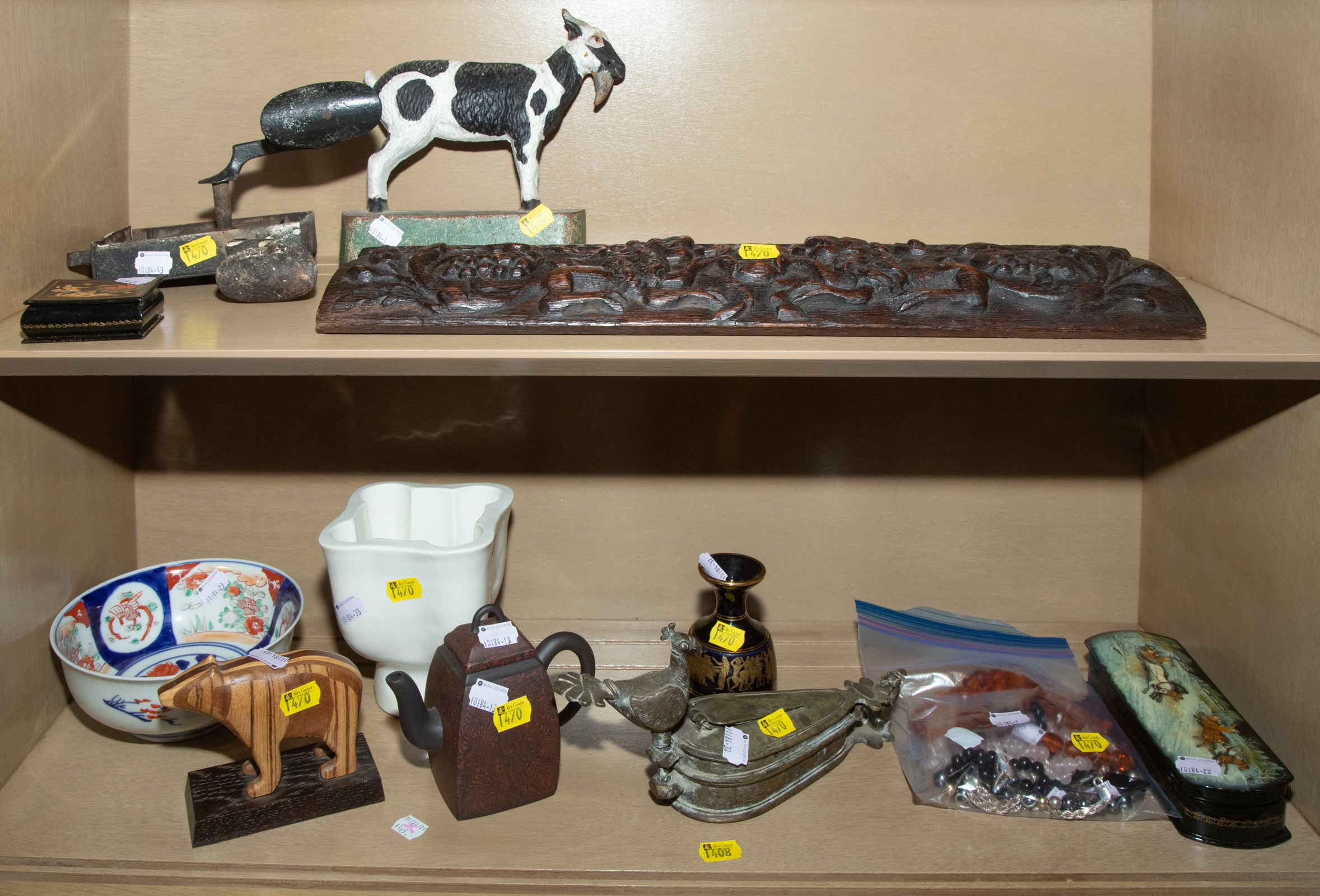 ASSORTED COLLECTIBLES & DECORATIONS