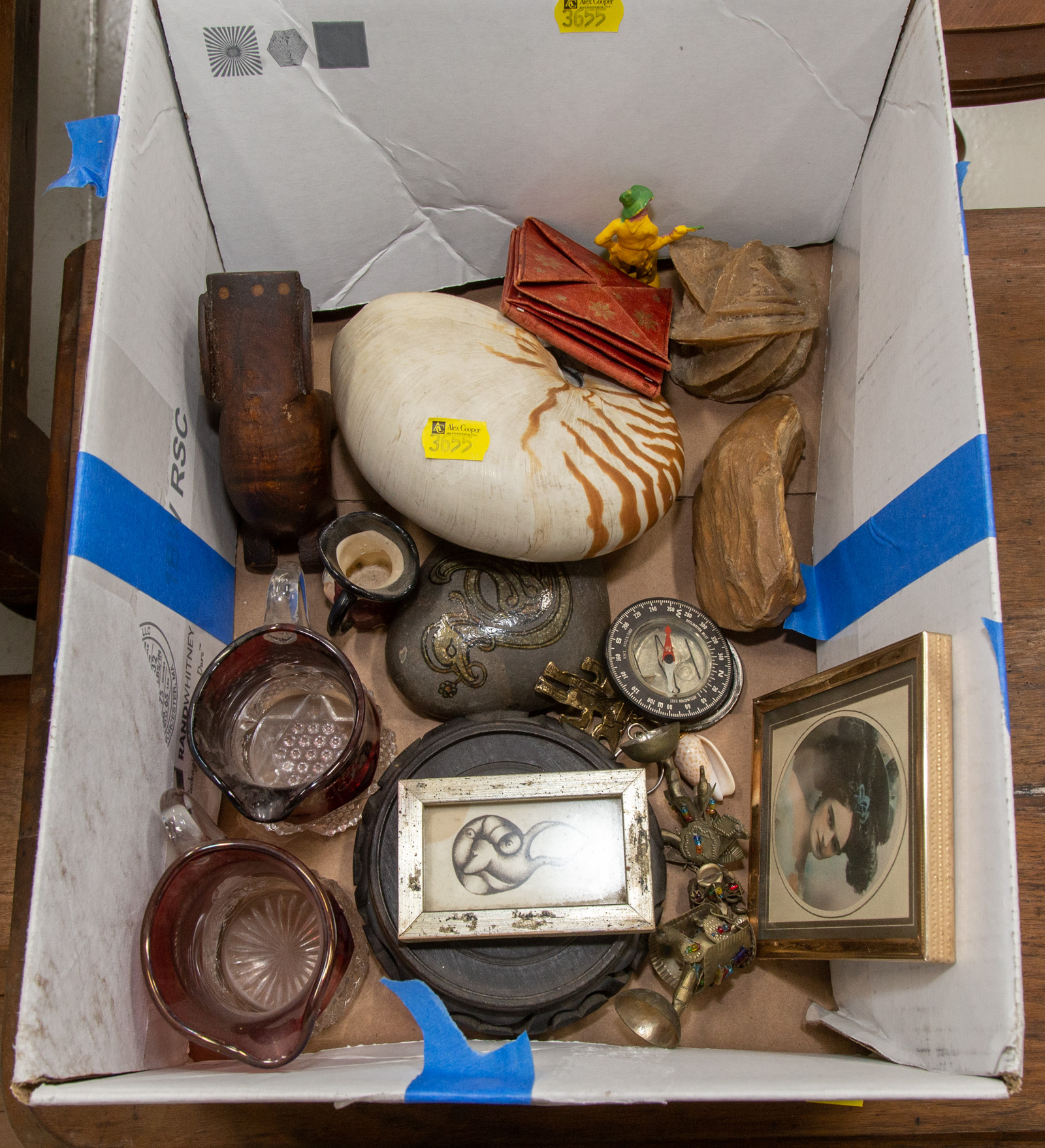 ASSORTED CURIOS & COLLECTIBLES