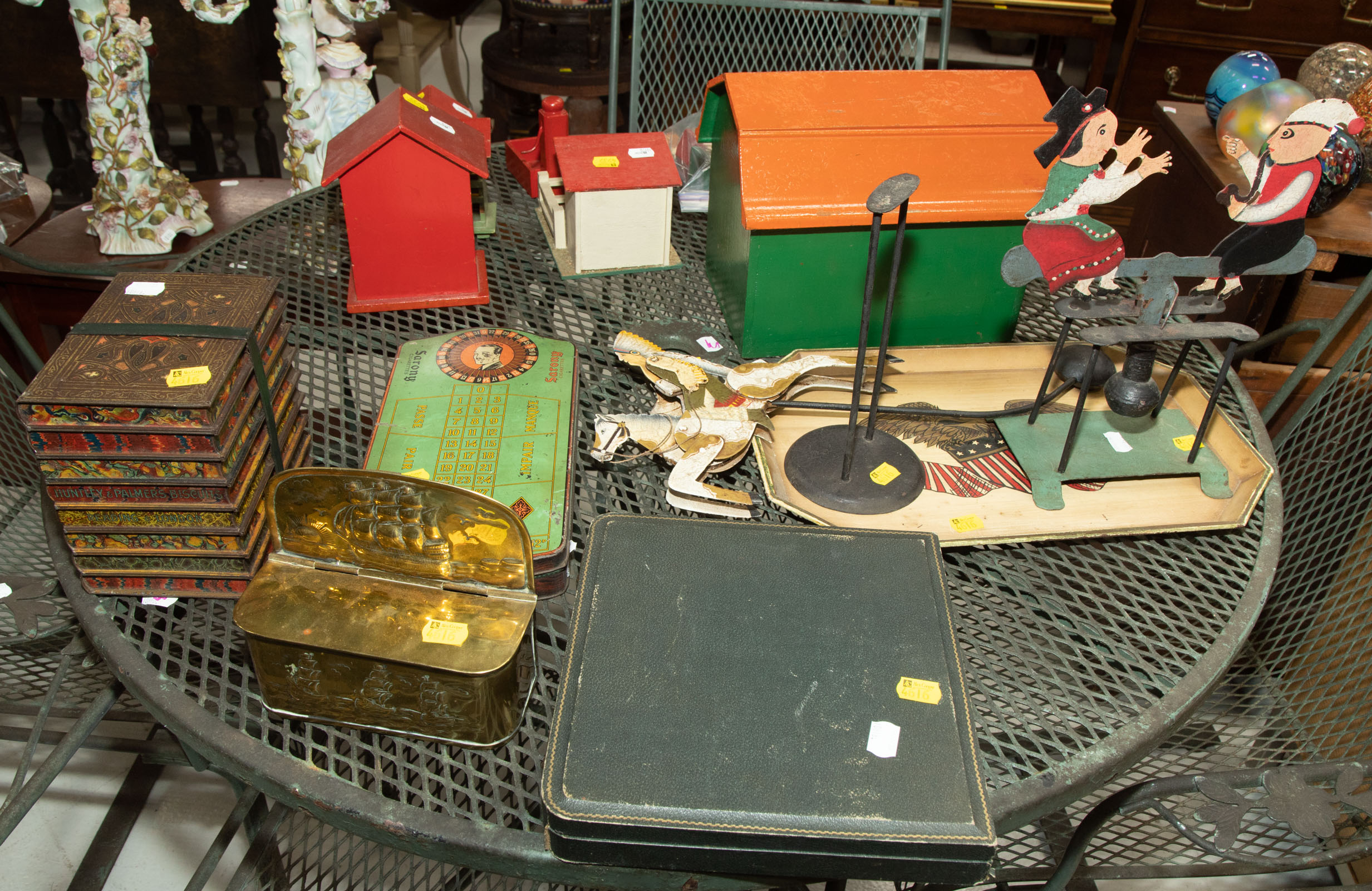 ASSORTED DECORATIVE & COLLECTIBLE