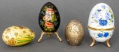 ASSORTED DECORATIVE EGGS, 4 De