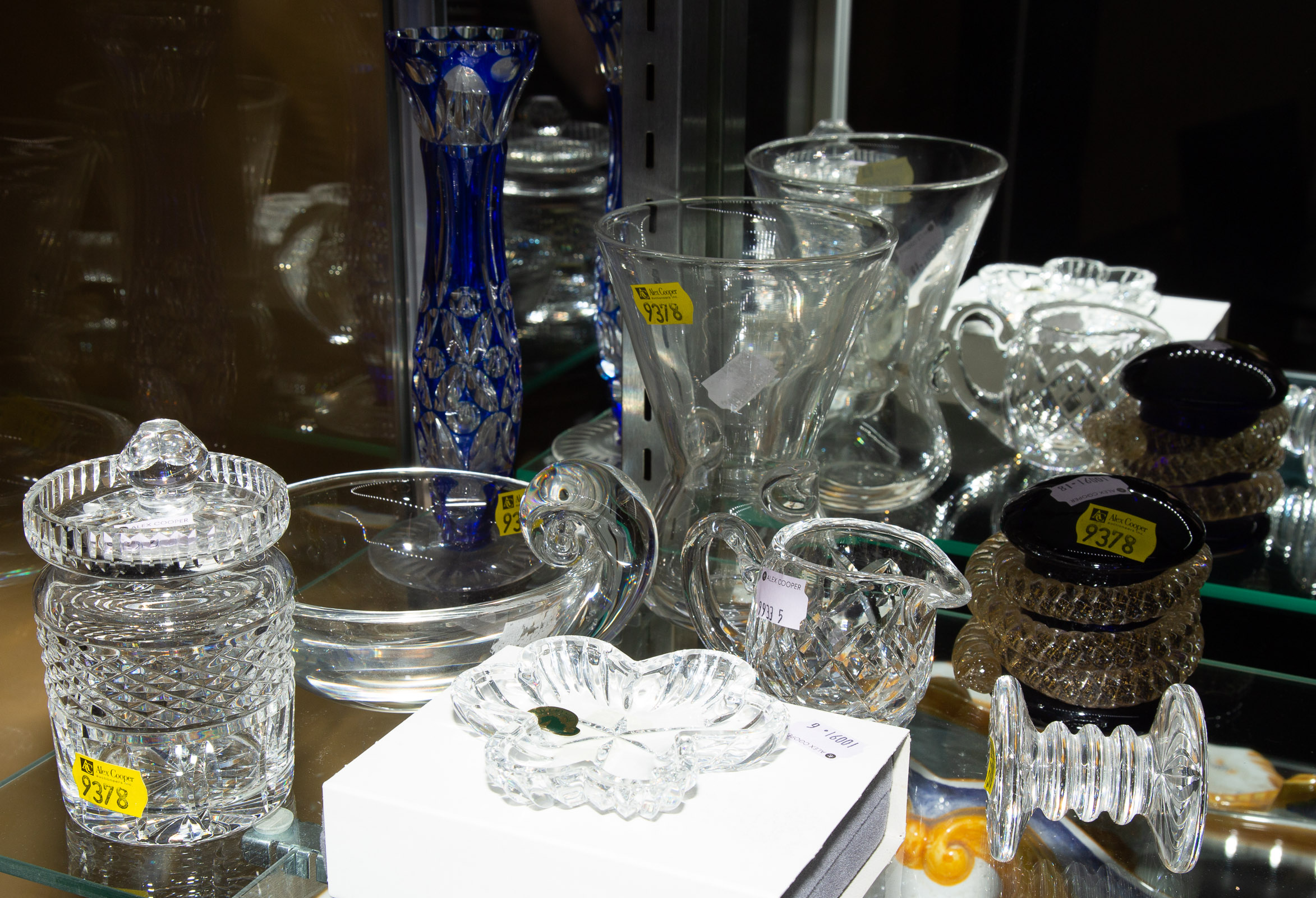 ASSORTED DECORATIVE GLASS ITEMS