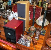 ASSORTED DECORATIVE ITEMS Incl