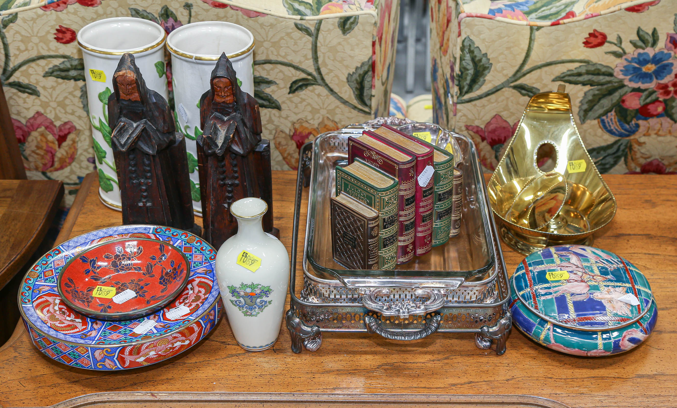 ASSORTED DECORATIVE ITEMS Including
