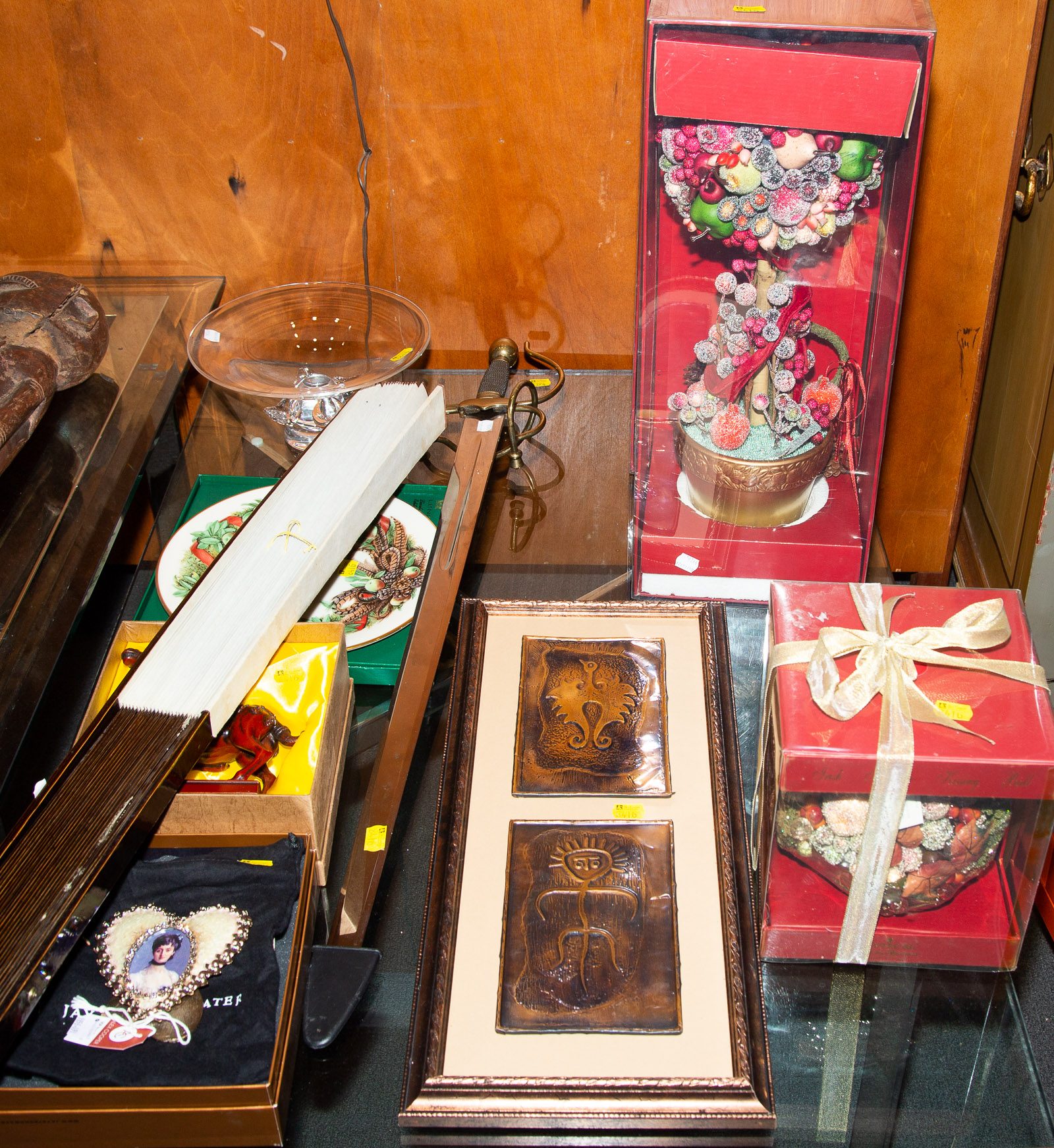 ASSORTED DECORATIVE ITEMS Including