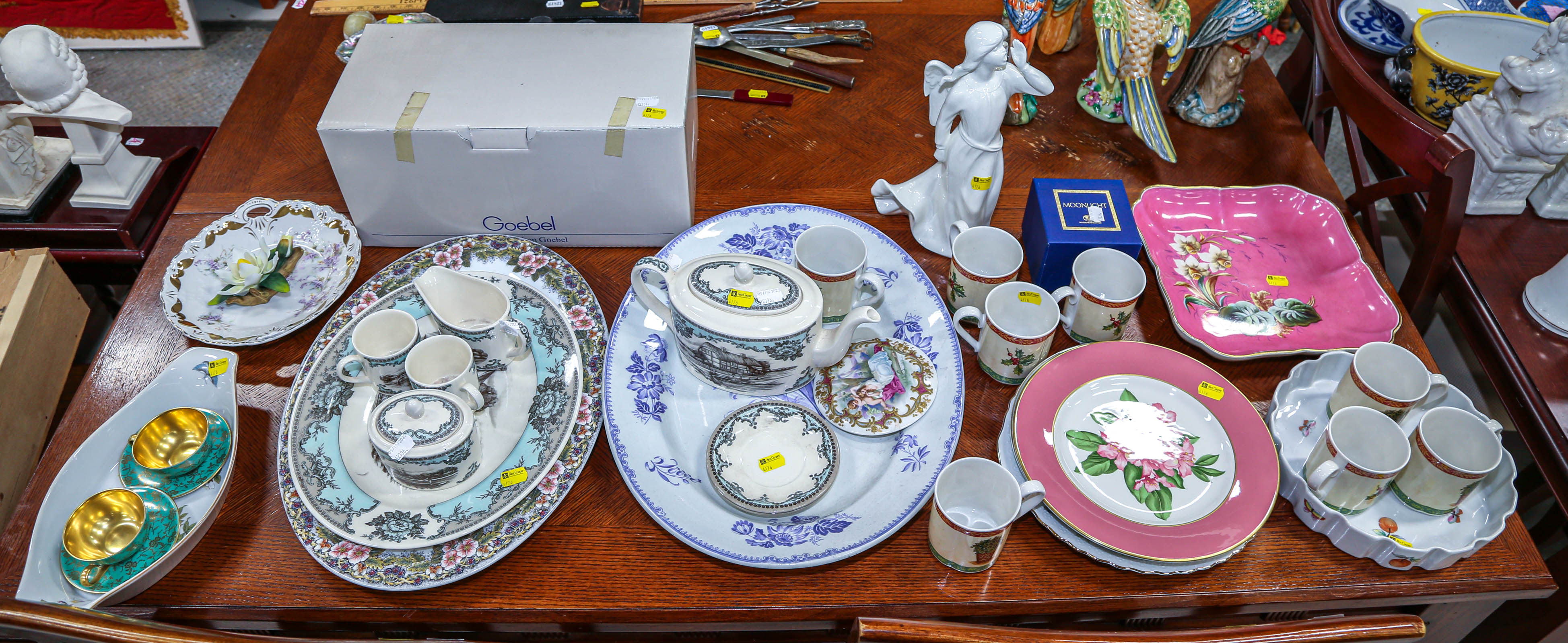 ASSORTED DECORATIVE & USEFUL