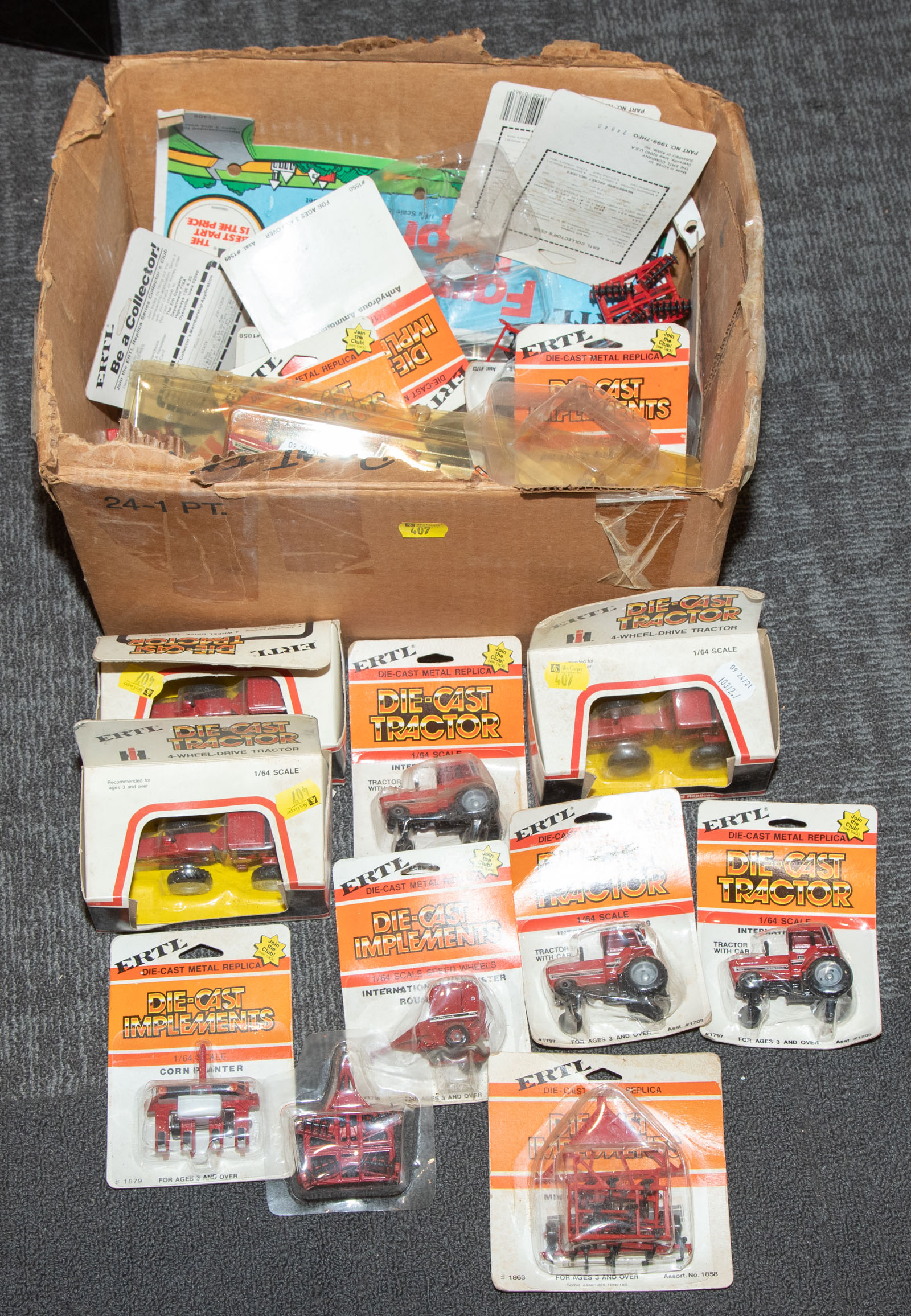 ASSORTED ERTL DIECAST FARM TOYS