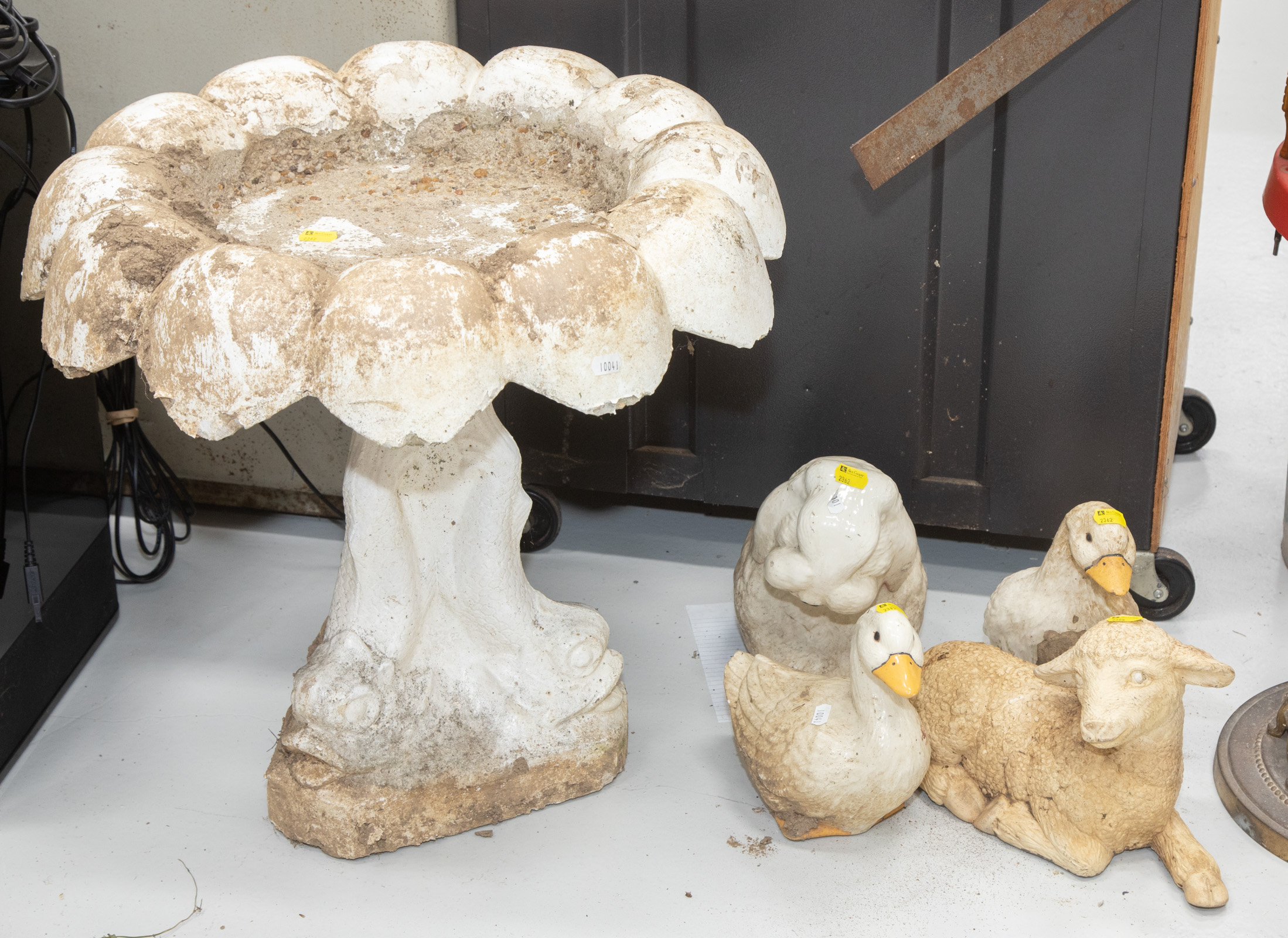 ASSORTED GARDEN ORNAMENTS
