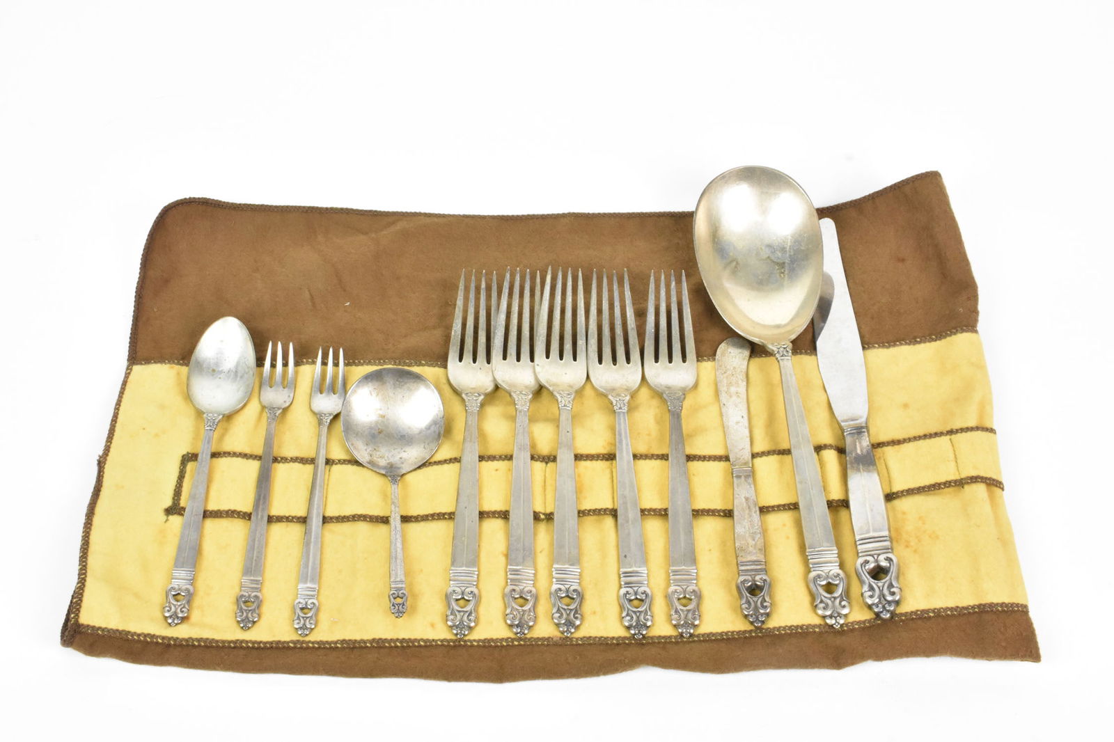 ASSORTED GROUP OF TWELVE ROYAL
