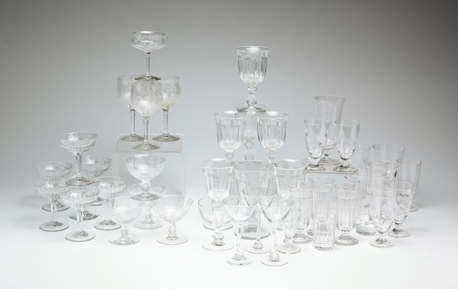 ASSORTED HEISEY DRINKWARE.