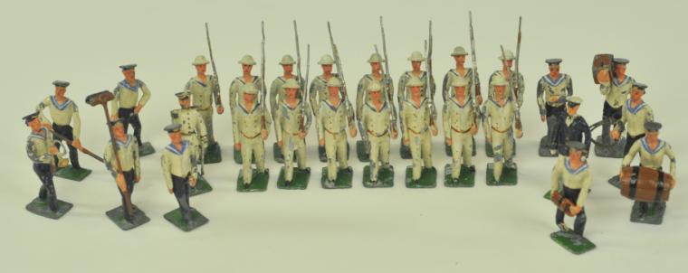 ASSORTED HEYDE FIGURES Includes