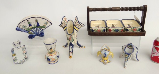 Assorted lot of Quimper. Two tripod