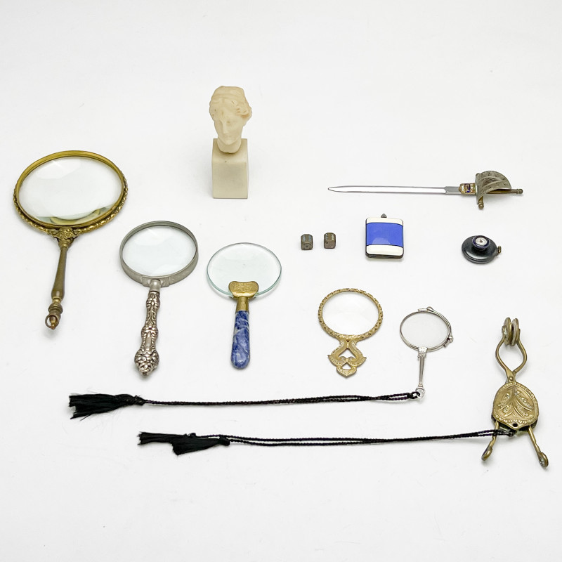 ASSORTED MAGNIFYING GLASSES AND