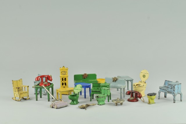 ASSORTED MINIATURE CAST IRON