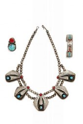 ASSORTED NAVAJO JEWELRYAssorte