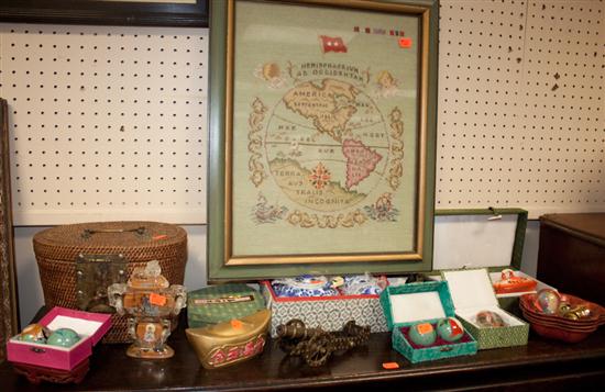 Assorted oriental objects