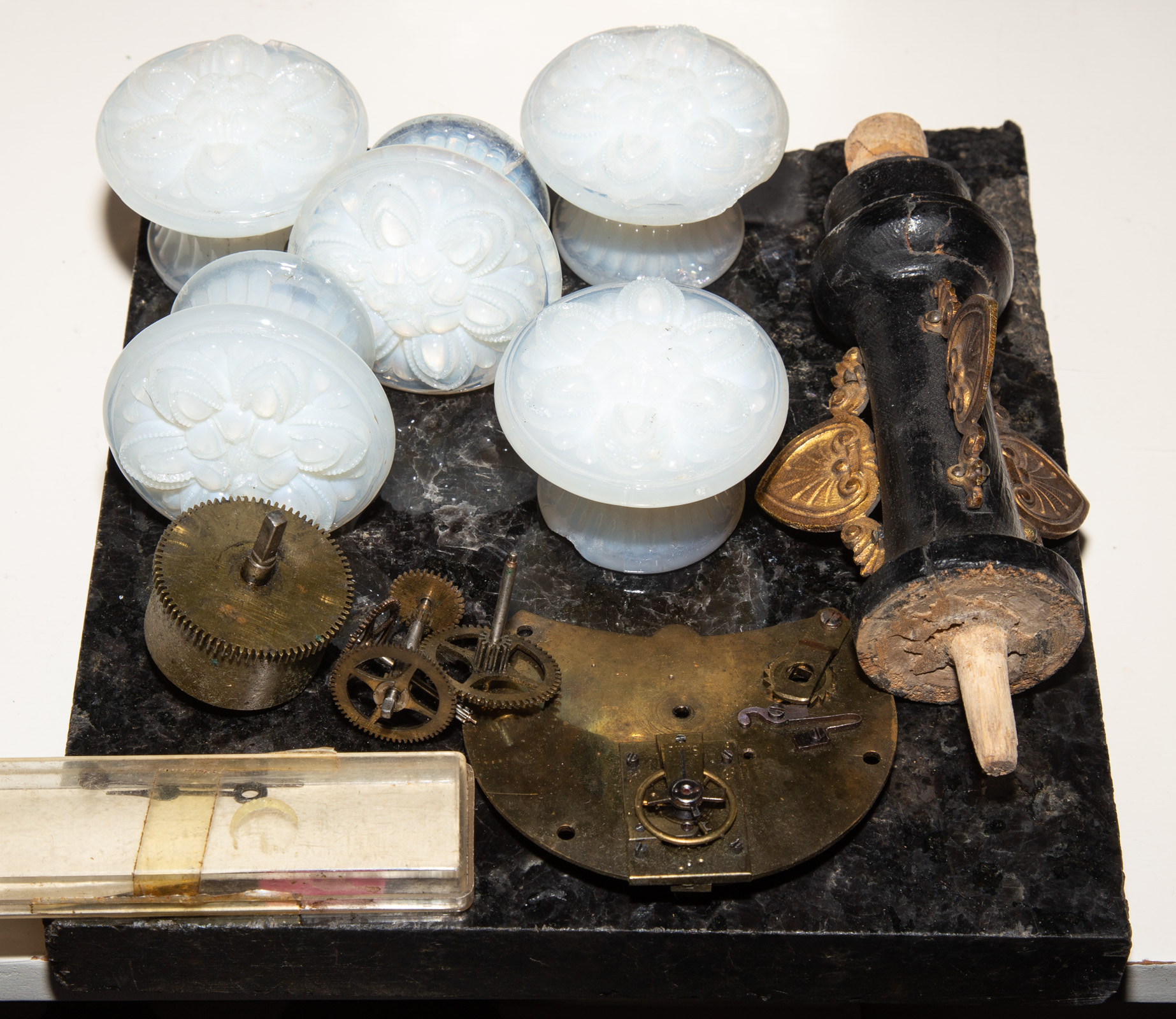ASSORTED PARTS & ARTICLES