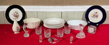 Assorted porcelain and glassware,
